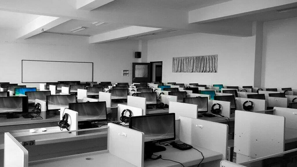 Importance of an Office Cleaning Plan: Large Call Center Workspace
